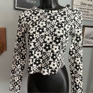 Black White Flower Floral Long Sleeve Tee T-Shirt Crop Top